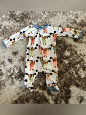 Magnetic Me White Footie with Colorful Bear Weightlifters